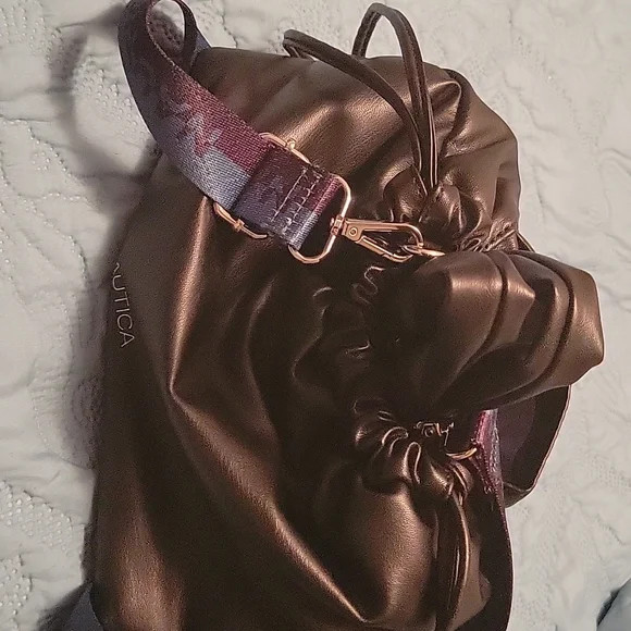 SOLD.....NAUTICA PURSE - Picture 8 of 10